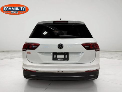 Used 2023 Volkswagen Tiguan SE AWD/4WD image 7