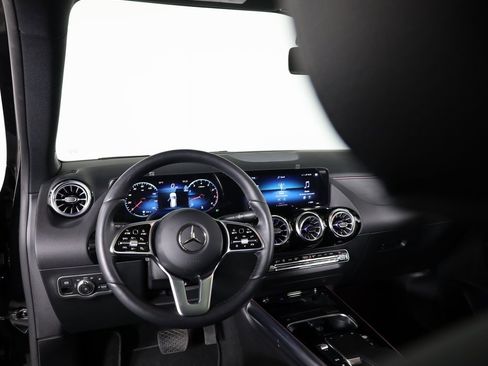 Used 2023 Mercedes-Benz GLA 250 4MATIC image 29