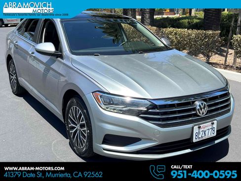 Used 2021 Volkswagen Jetta SE FWD image 1