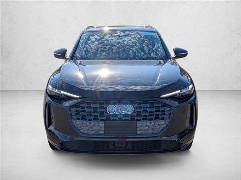 Used 2025 Audi Q5 Premium Plus w/ Premium Plus image 2