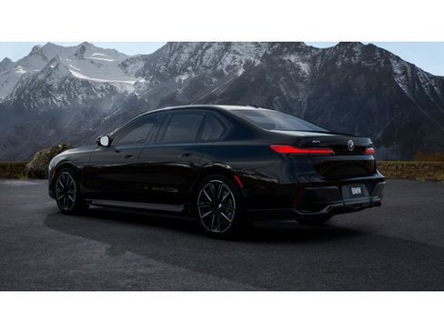 New 2026 BMW 760i xDrive image 2