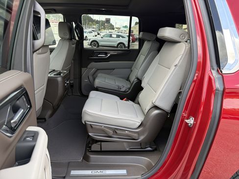 New 2026 GMC Yukon XL Elevation w/ Elevation Premium Package AWD/4WD image 27