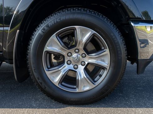 Used 2019 RAM 1500 Laramie AWD/4WD image 10