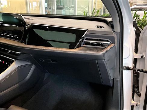 Used 2025 Audi Q5 Premium Plus image 19