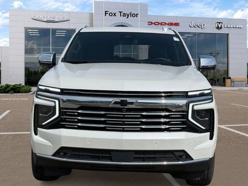 Used 2025 Chevrolet Tahoe Premier AWD/4WD image 2