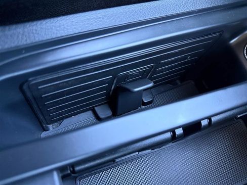 Used 2021 Audi e-tron Premium Plus w/ Premium Plus Package image 24