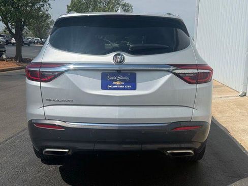 Used 2020 Buick Enclave Essence image 17