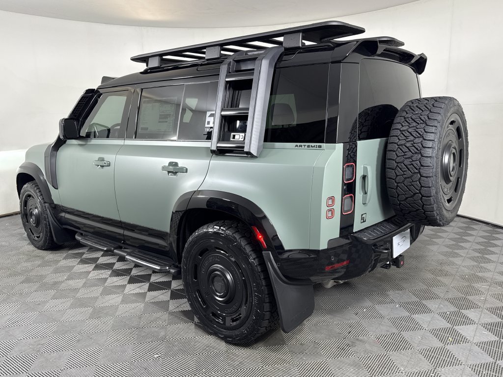 New 2026 Land Rover Defender 110 AWD/4WD image 5
