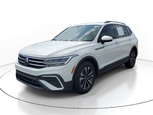 Used 2024 Volkswagen Tiguan S FWD image 3