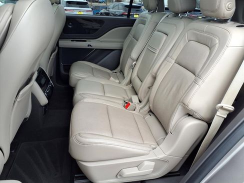 Used 2020 Lincoln Aviator Reserve w/ Equipment Group 201A image 24