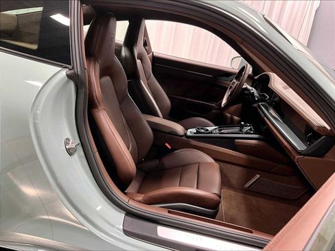 Used 2025 Porsche 911 Carrera image 29