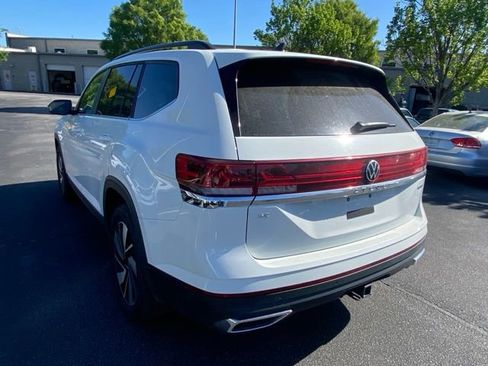 Used 2025 Volkswagen Atlas SE image 10