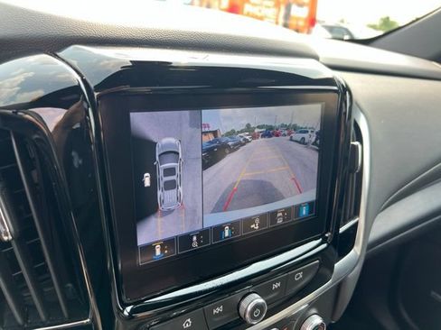 Used 2023 Chevrolet Traverse LT w/ LT Premium Package AWD/4WD image 14