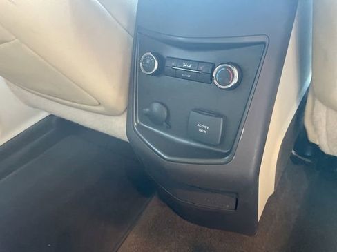 Used 2014 Lincoln MKT FWD image 54