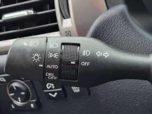 Used 2023 Lexus GX 460 Premium w/ Accessory Package AWD/4WD image 12