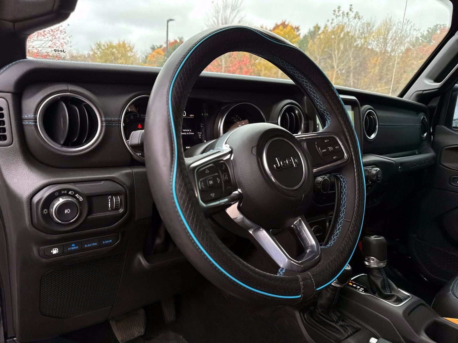 Used 2023 Jeep Wrangler Unlimited Rubicon 4xe AWD/4WD image 11