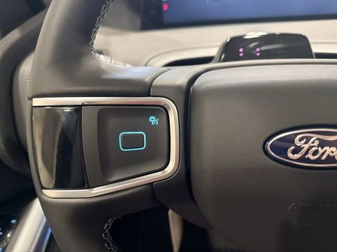 New 2026 Ford Expedition Platinum image 32