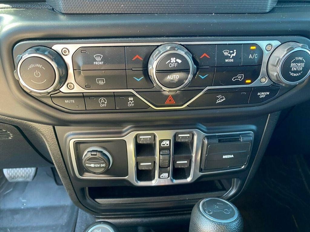 Used 2019 Jeep Wrangler Unlimited Sahara AWD/4WD image 11