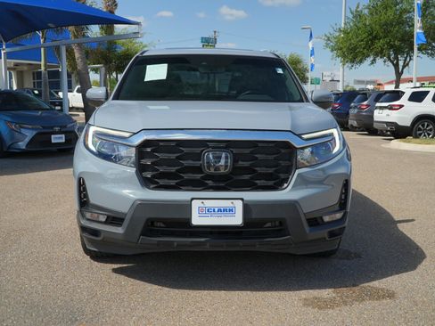 Used 2025 Honda Passport EX-L image 3