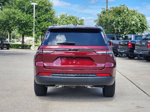 Certified 2025 Jeep Grand Cherokee Altitude RWD image 6