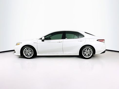 Used 2018 Toyota Camry XLE image 4