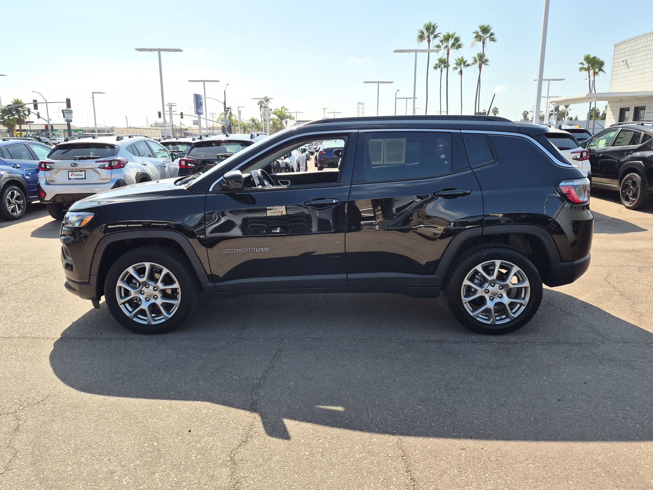 Used 2022 Jeep Compass Latitude AWD/4WD image 4