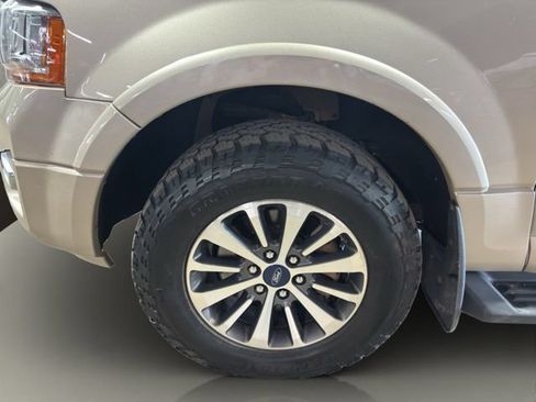 Used 2017 Ford Expedition EL XLT w/ Equipment Group 202A AWD/4WD image 12