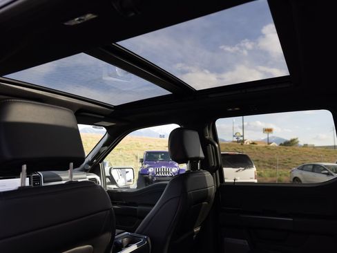 Used 2025 Ford F150 Lariat AWD/4WD image 22