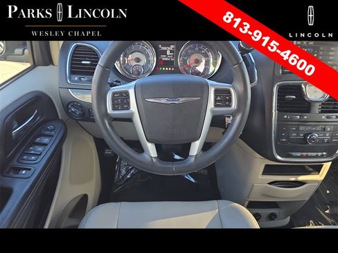 Used 2013 Chrysler Town & Country Touring image 11