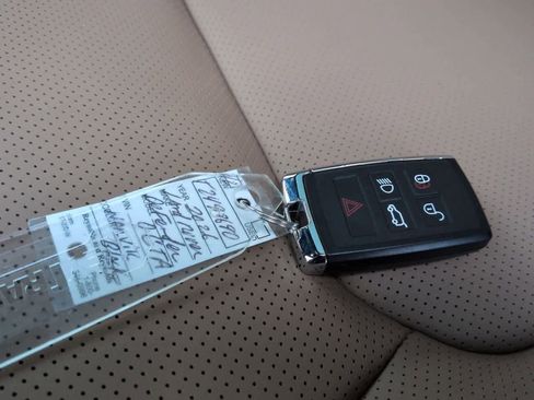 New 2026 Land Rover Defender 110 X-Dynamic SE image 38