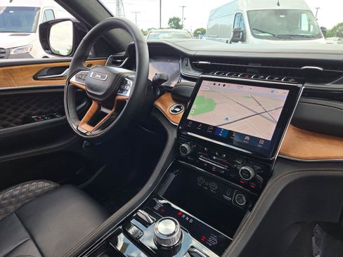 Certified 2024 Jeep Grand Cherokee L Summit AWD/4WD image 8