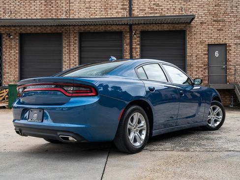 Used 2023 Dodge Charger SXT RWD image 2