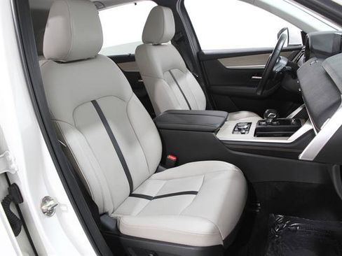 Certified 2024 MAZDA CX-90 Plug-In Hybrid w/ Premium Pkg image 17