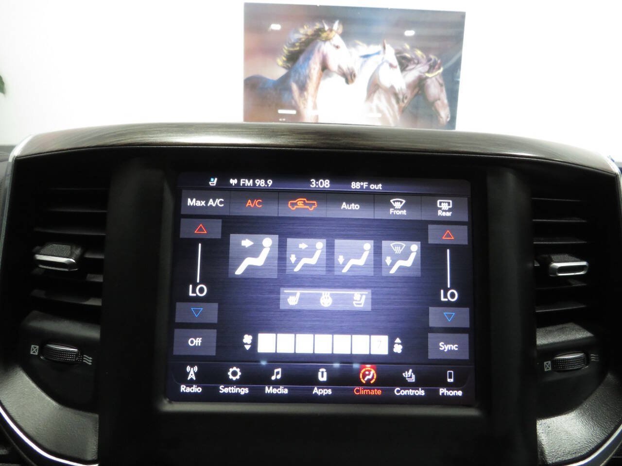 Used 2020 RAM 1500 Laramie AWD/4WD image 23