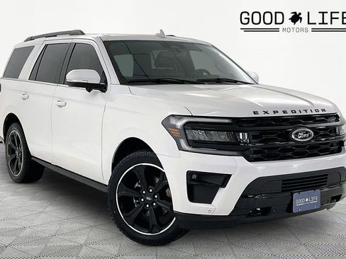 Used 2023 Ford Expedition Limited AWD/4WD image 1