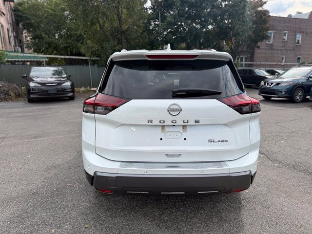 Used 2024 Nissan Rogue SL w/ SL Premium Package AWD/4WD image 6