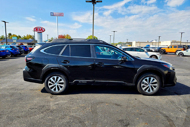 Used 2023 Subaru Outback Premium AWD/4WD image 31