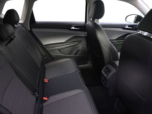 Used 2022 Volkswagen Taos SE AWD/4WD image 18