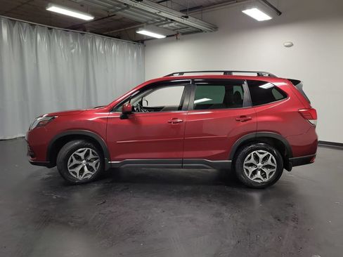 Used 2024 Subaru Forester Premium AWD/4WD image 5