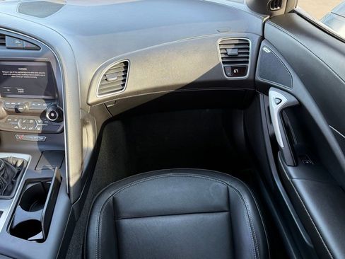 Used 2019 Chevrolet Corvette Stingray Coupe w/ 1LT image 9