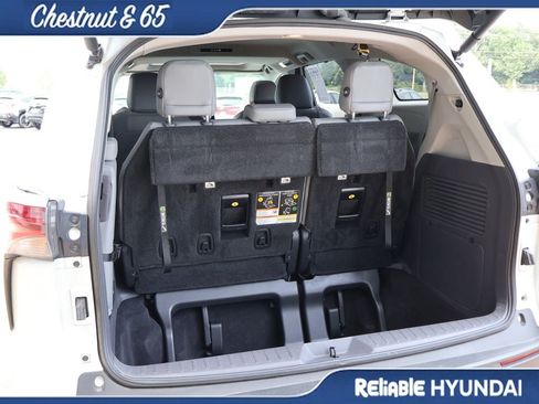Used 2022 Toyota Sienna XLE w/ XLE Plus Package FWD image 16
