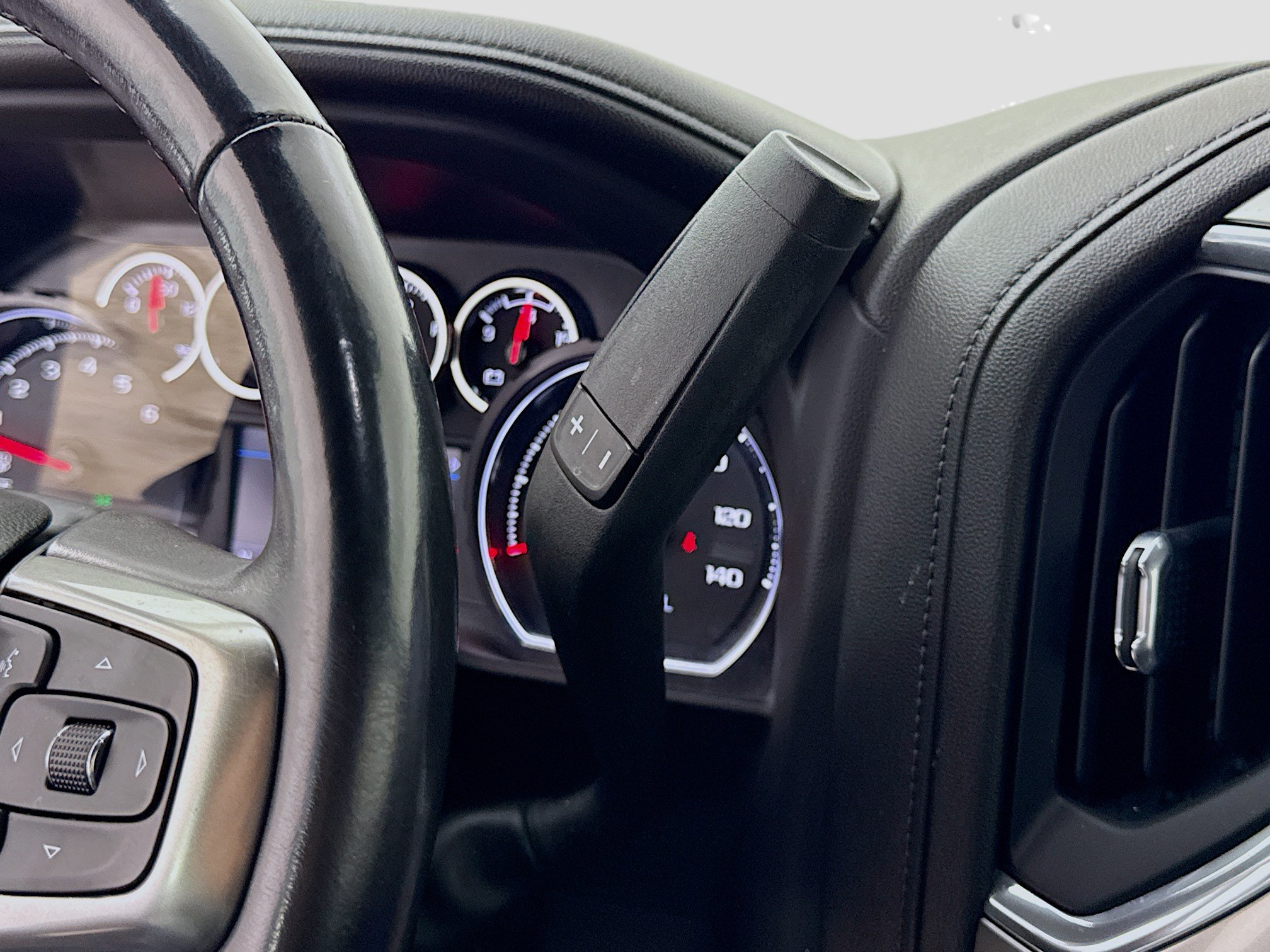 Used 2022 Chevrolet Silverado 1500 LTZ RWD image 19