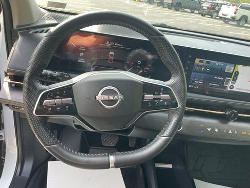 Used 2024 Nissan Ariya AWD image 32