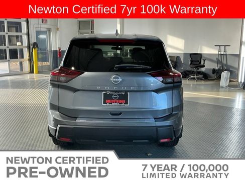 Used 2025 Nissan Rogue SV FWD image 5