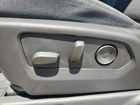 New 2025 Chevrolet Silverado 1500 Custom image 11