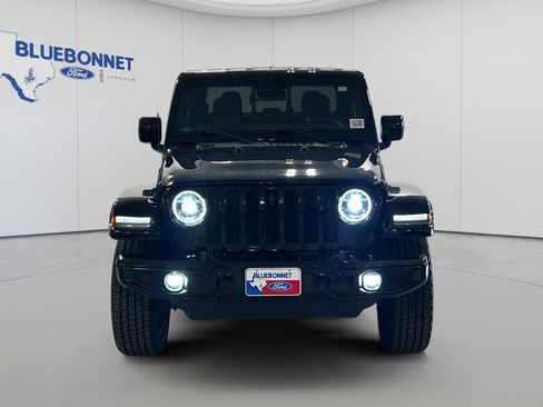 Used 2022 Jeep Gladiator Overland AWD/4WD image 2