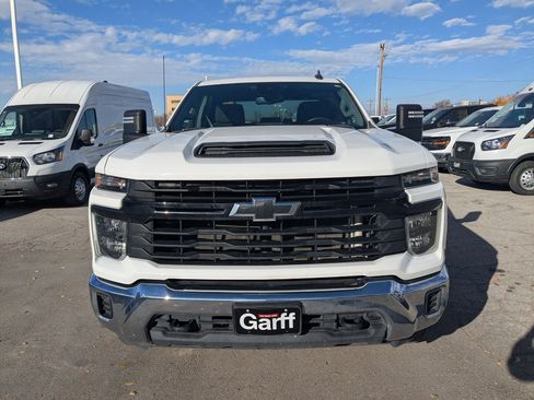 Used 2024 Chevrolet Silverado 3500 W/T image 11