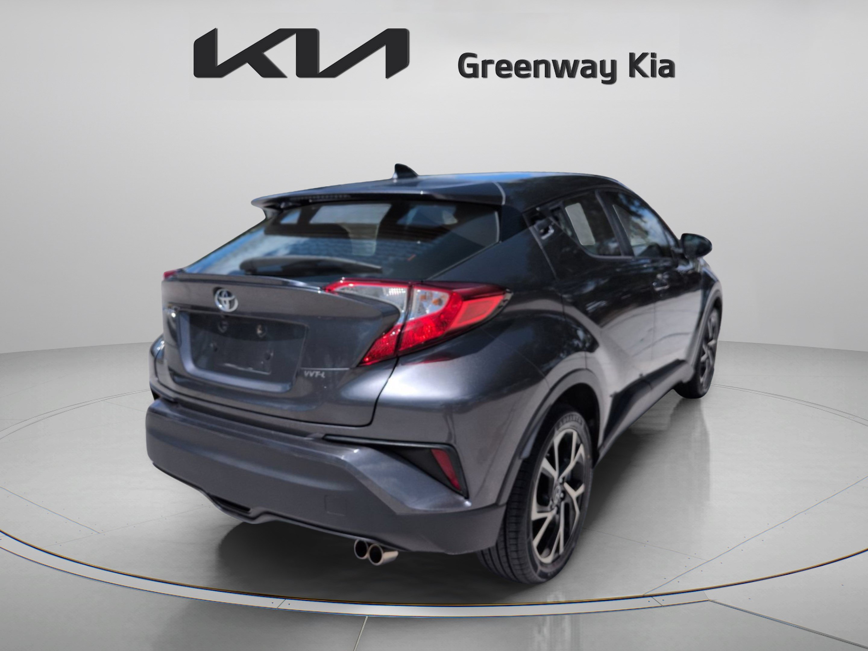 Used 2019 Toyota C-HR XLE FWD image 5