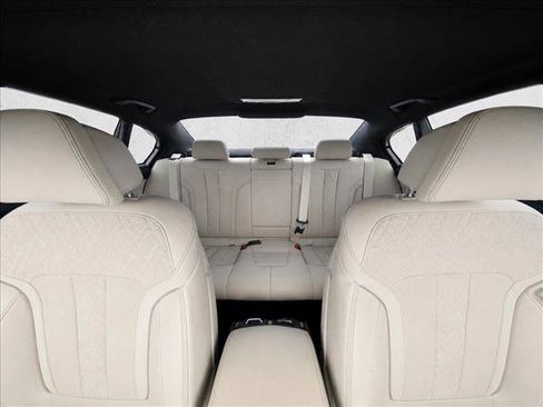 Used 2023 BMW 540i w/ Executive Package RWD image 21