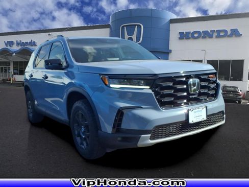 Certified 2024 Honda Pilot TrailSport image 1